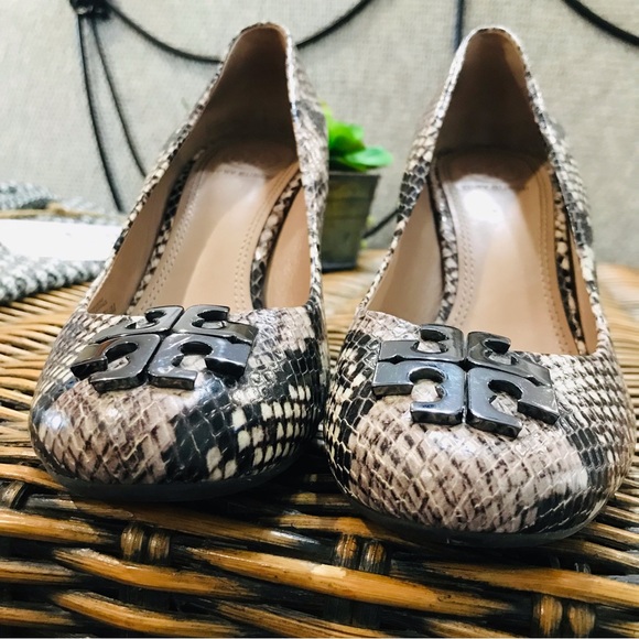 Tory Burch Brown Multi Snake Print Raleigh Wedges Sz 7.5M - Picture 11 of 12